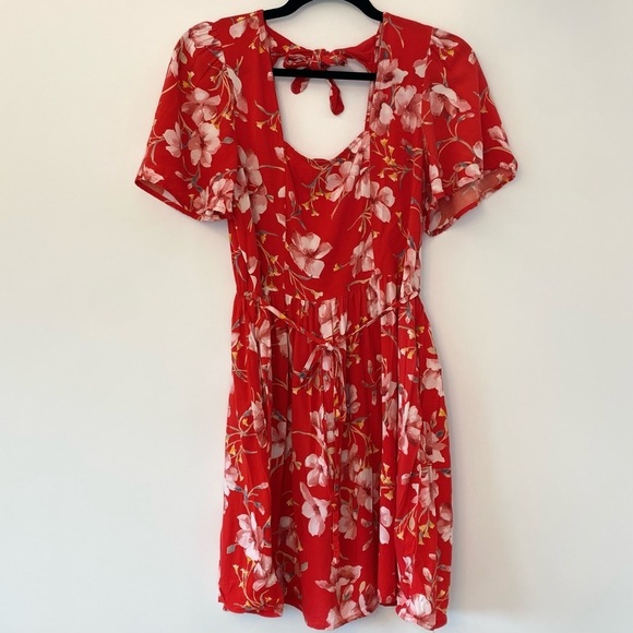 Band of Gypsies Dresses & Skirts - SUMMER SALE ☀️ Band of Gypsies Red Floral Mini Dress with Square Neck Size M